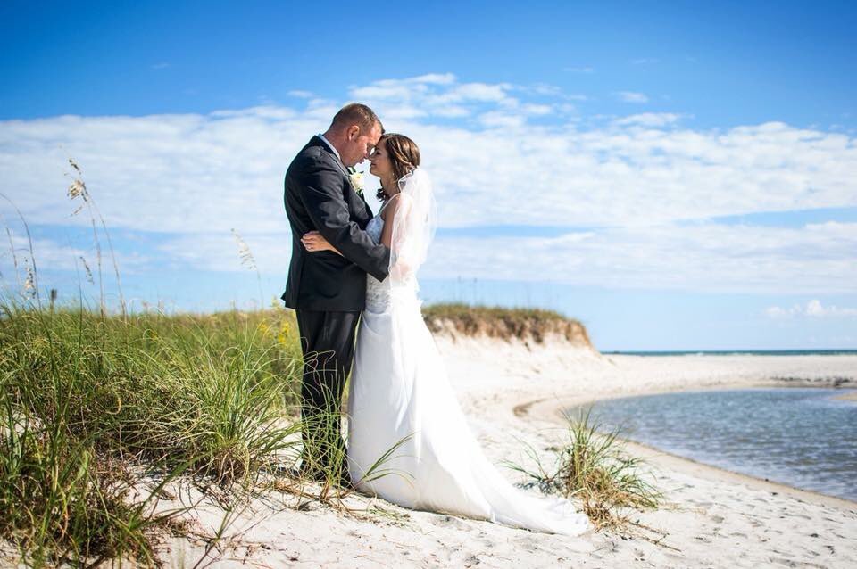 TimNatPhoto's tweet image. Aren’t these just gorgeous? #NatalieDaltonPhotography #weddingphotographer #weddingphoto #WEDDINGPHOTOGRAPHY #weddingphotoinspiration #weddingday #weddingdress #WeddingPlanning