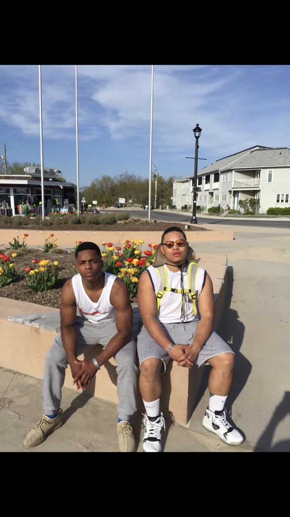 GBABYFREE's tweet photo. Big birthday shoutout to my day 1 nigga lil J #WeLittyAgain #ManyBlessings https://t.co/EcZ3aAtiAc