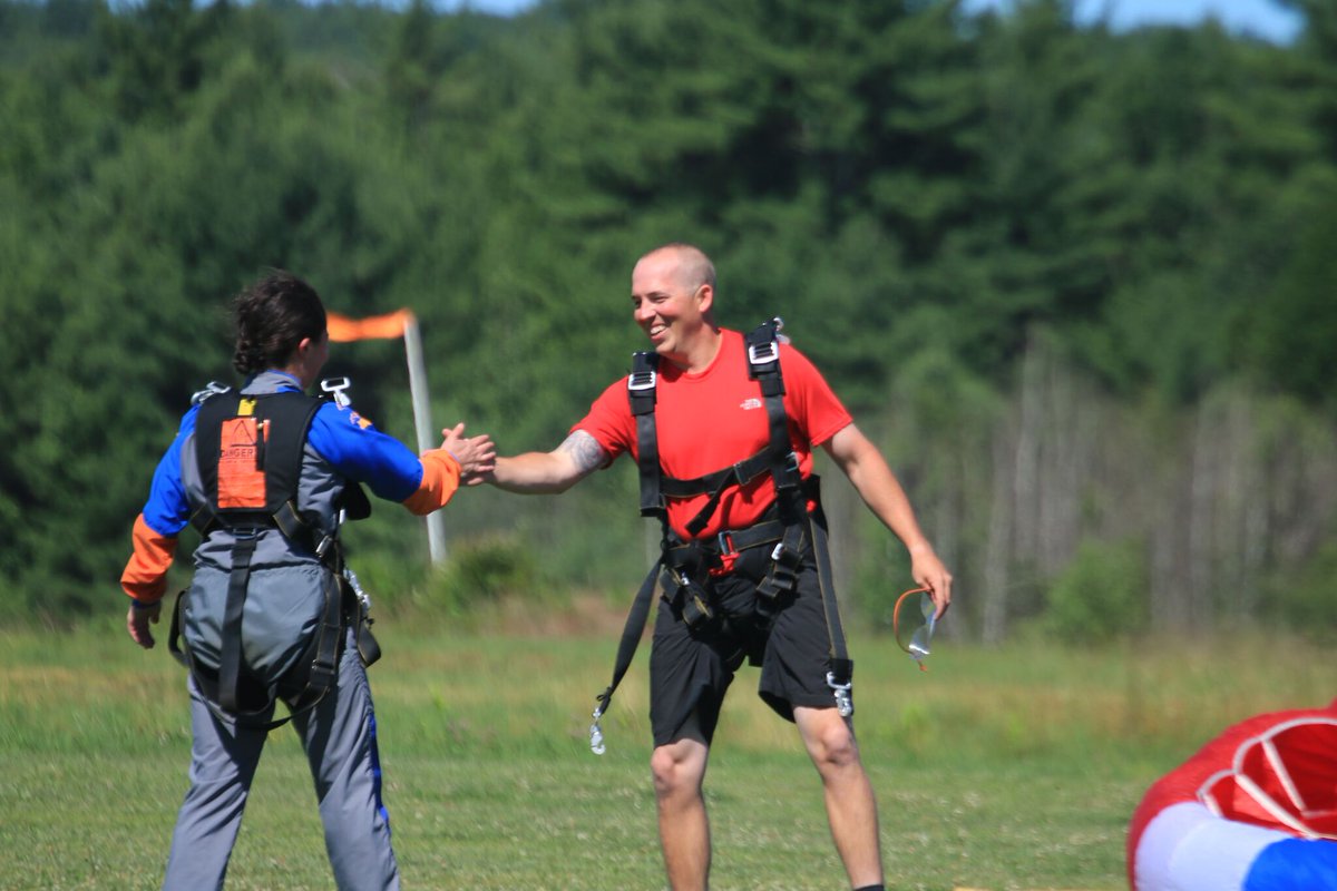 CoachRuth5's tweet photo. Thank you #JumpTown for our 3rd successful skydive! What an awesome tradition this is becoming! Love you Ally! #WhereisTRuth https://t.co/wiWUt69kaU