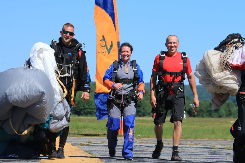 CoachRuth5's tweet photo. Only 14,000 feet up and a 120mph free fall... No problem! #WhereisTRuth https://t.co/GW4lawCXiV