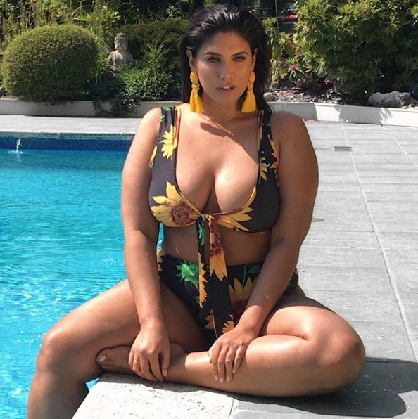 La'Tecia Thomas (@lateciathomas) on Twitter photo Fun fact: I ADORE 🌻 they’re such happy, bright & confident flowers. So of course I had to integrate them into my swim with <a href="/inthestylecurve/">In The Style Curve</a> Fun fact: I ADORE 🌻 they’re such happy, bright & confident flowers. So of course I had to integrate them into my swim with <a href="/inthestylecurve/">In The Style Curve</a>
