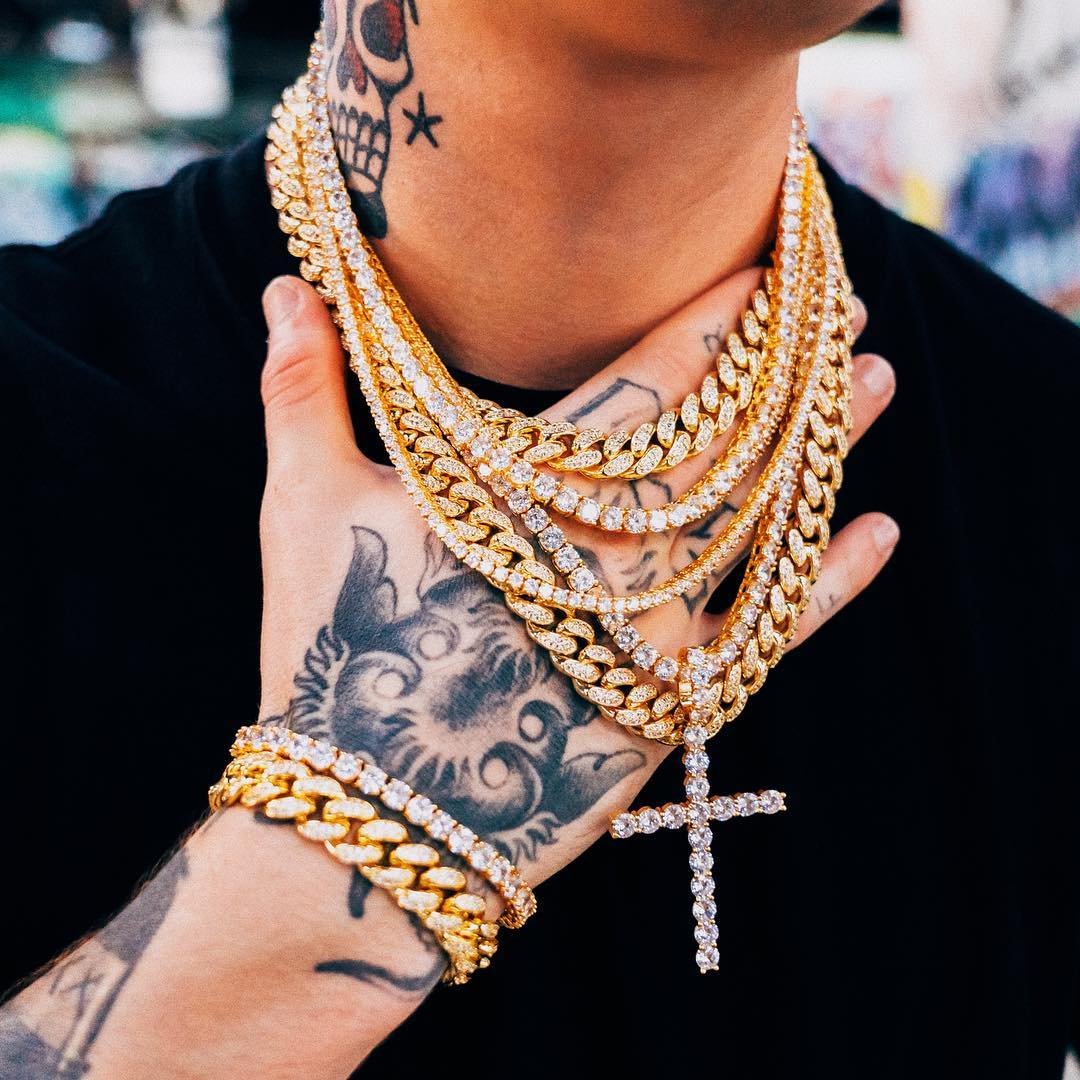 Save 25% OFF on our bundles. Use code BUNDLE 💎📌 
🏁 * Ends tomorrow at 11:59 PM EDT * 🔚
.
.
.
.
.
.
.
#gold #chains #goldchains #ruby #designer #luxury #swag #cubanlinks #jesuspiece #angelpiece #richgang #bling #icedout #goldplated #goldplatedjewelry #money #miamicubanlink