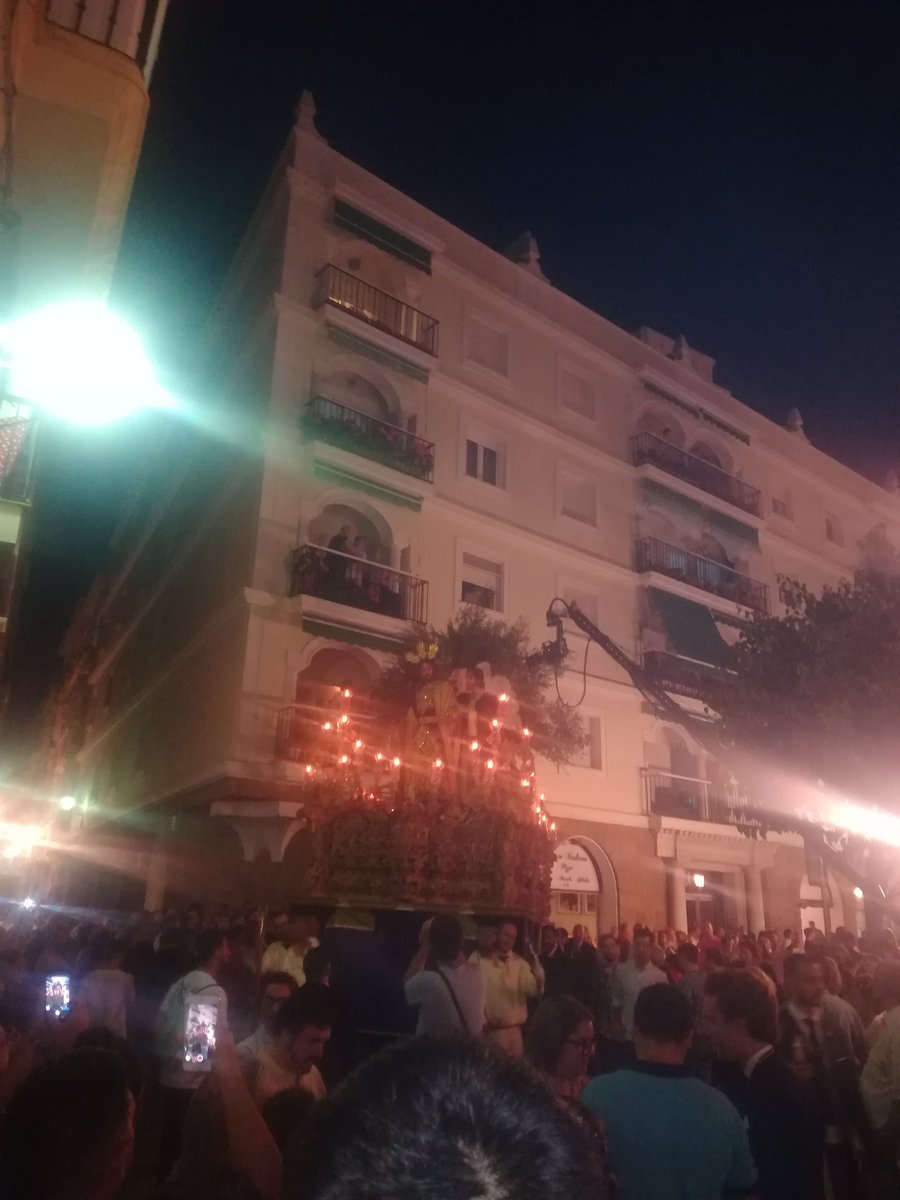 Categoría y elegancia el Señor del <a href="/PrendimientoCa/">Hdad. del Prendimiento</a> por Candelaria a los sones espectaculares de <a href="/TresCaidasGr/">Tres Caidas Realejo</a> #ViaCrucisDiocesanoCadiz