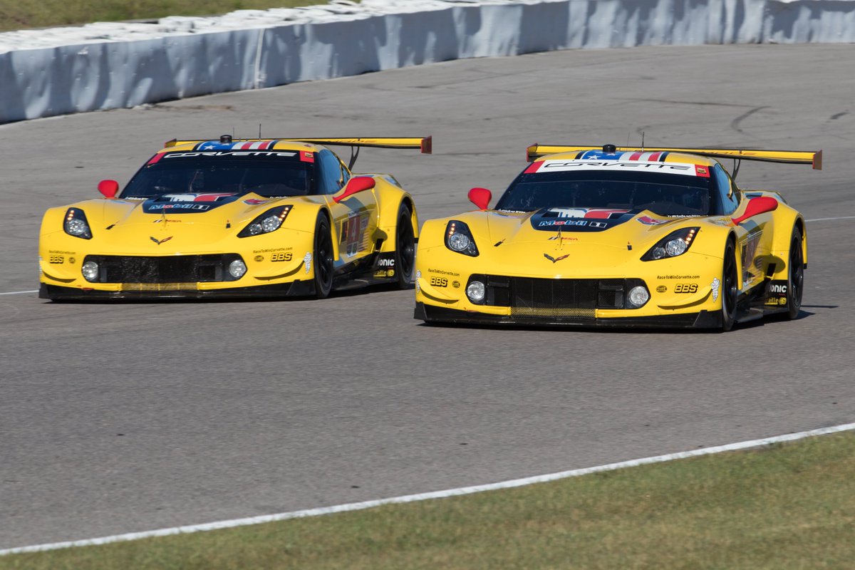 CorvetteRacing's tweet photo. Scenes from @CTMPOfficial, Saturday Edition. Back on track tomorrow morning at 9:50a ET for @IMSA warmup #Corvette #C7R #Z06 #Mobil1SCGP @TeamChevy https://t.co/jwKzBzZ5rs