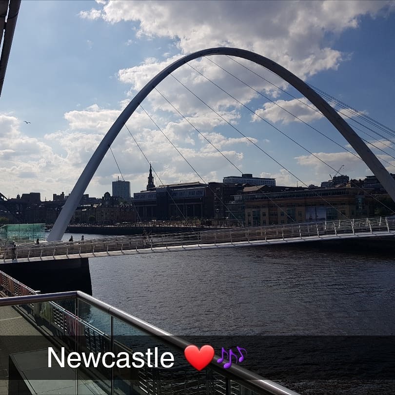 rickybofficial's tweet photo. Tonights wedding gig over in Newcastle Upon Tyne... LOVE this City!!! 🎶❤🎤 #newcastle #singing #waitors #wedding #gig https://t.co/9mHZ2xrdC7