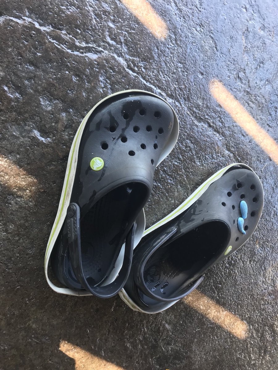 crocs shrink in hot car