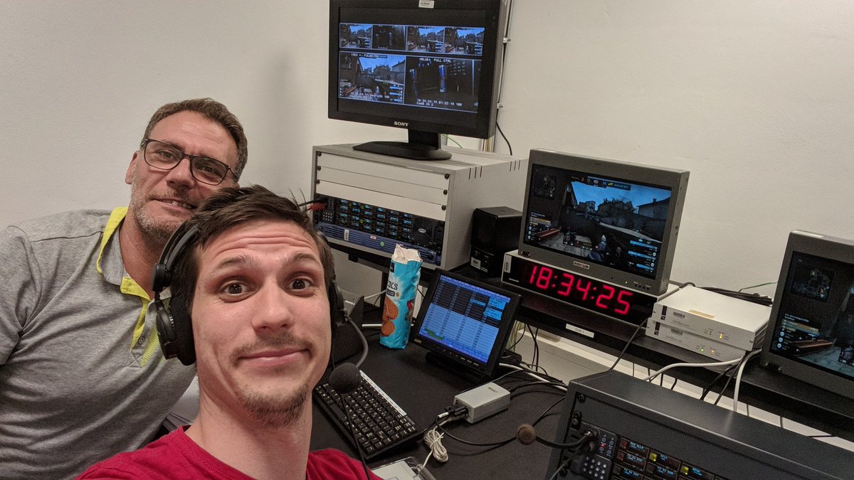 Das1N's tweet photo. In der EVS zusammen Daniel. Wir machen die Highlights für @ranesports auf #ProsiebenFUN #ESLOne #99ESLOne https://t.co/MwlgS9ZYx4