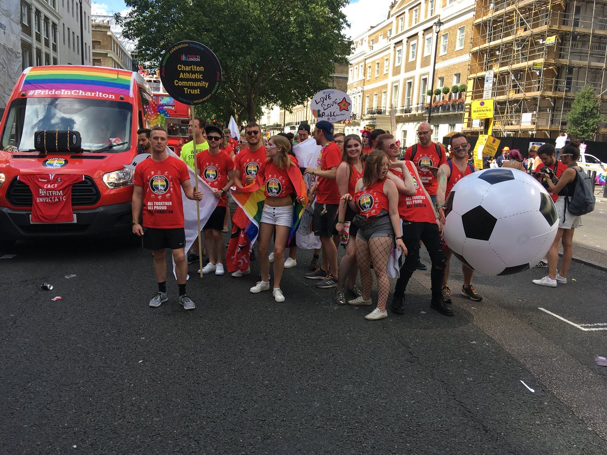 And that’s it! The #CAFC minibus has crossed the finish line after a fantastic afternoon at #PrideInLondon! Thanks to everyone who took part and all our partners! #PrideInCharlton #PrideMatters #CAFC