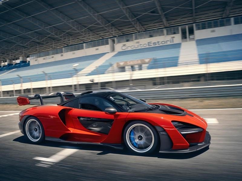 Autocosmos_co's tweet photo. Exclusivo: #Manejamos el #McLaren #Senna en Estoril.  https://t.co/2jI6ZNQHm1 @McLarenAuto @ayrtonsenna https://t.co/ENtmrdxdBC