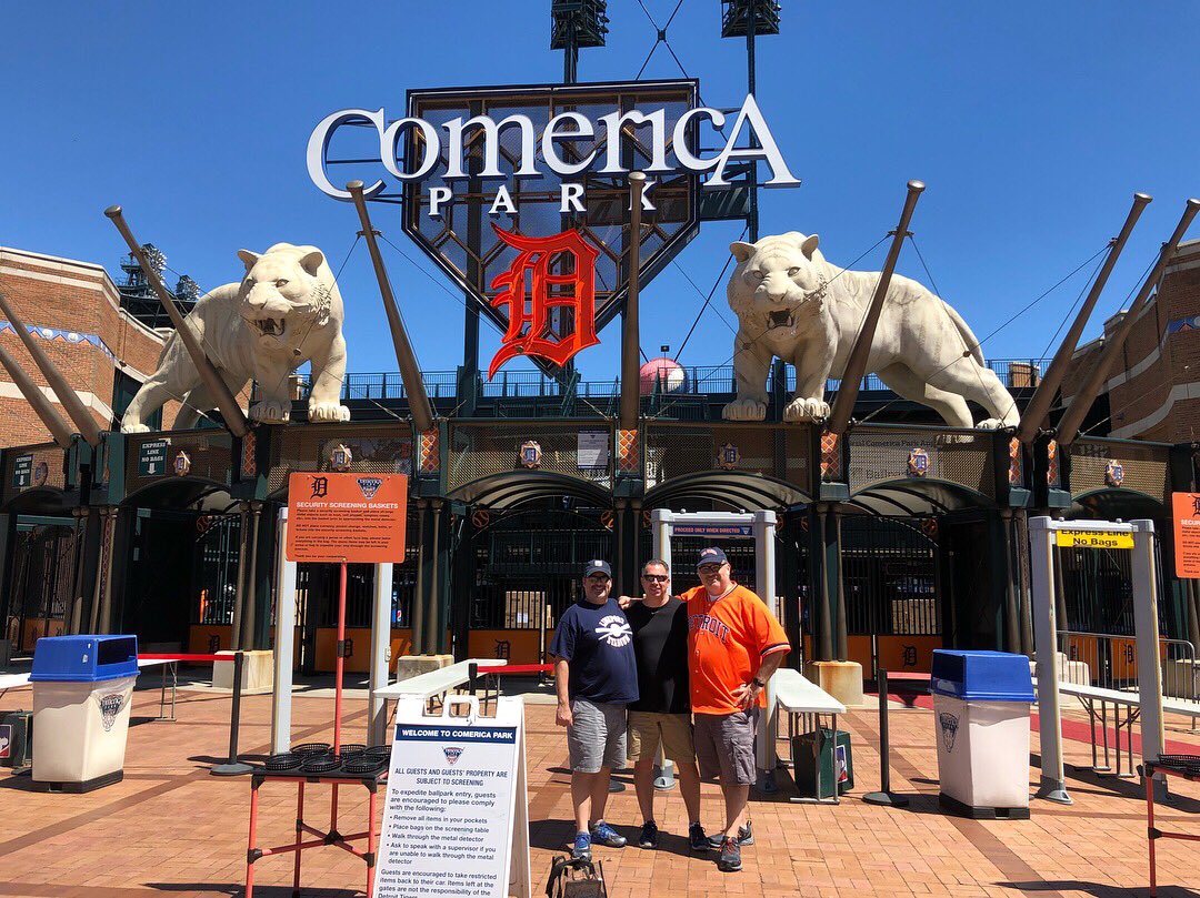 JohnCerilli's tweet photo. #Detroit rocks! The terrible threesome together again — today in the #MotorCity for the #TexasRangers vs #DetroitTigers! #ComericaPark (Pictures of #TyCobb and #GordieHowe from inside the #RustedCrow.) https://t.co/AWgdSc7d2t