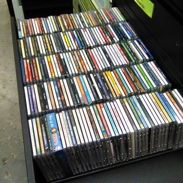 RecordKrate's tweet image. Just put out some new CDs, come check them out! #CDs #Music #CompactDisk ift.tt/2lYfEx8