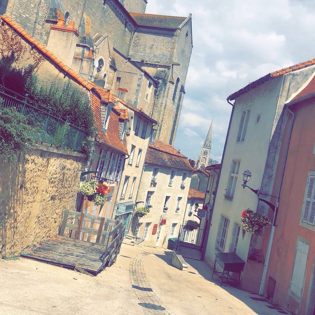 Con_Watson's tweet photo. 🇫🇷 ☀️ https://t.co/MGYDdz21QW