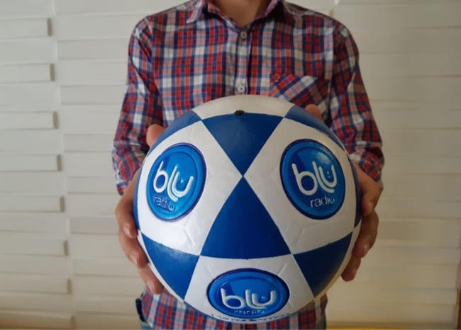 BluRadioCo's tweet photo. ¡Vibre con la fiebre mundialista! Entérese cómo ganar balones de Blu Radio https://t.co/QRnWYrdqgz #BLUChallenge https://t.co/B78fBuUjtf