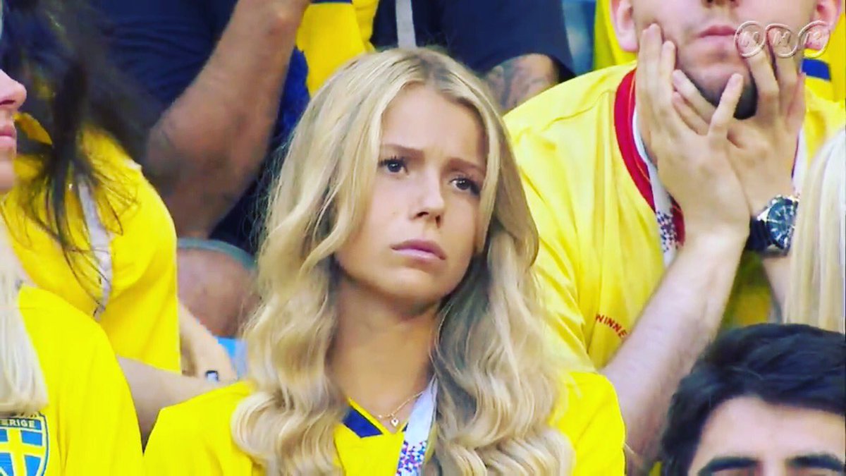 ぎたろー Sur Twitter イングランド Vsスウェーデン 負けが決まってカメラに抜かれたスウェーデン サポーターが美人過ぎて一瞬映画のワンシーンみたく見えた Worldcup18