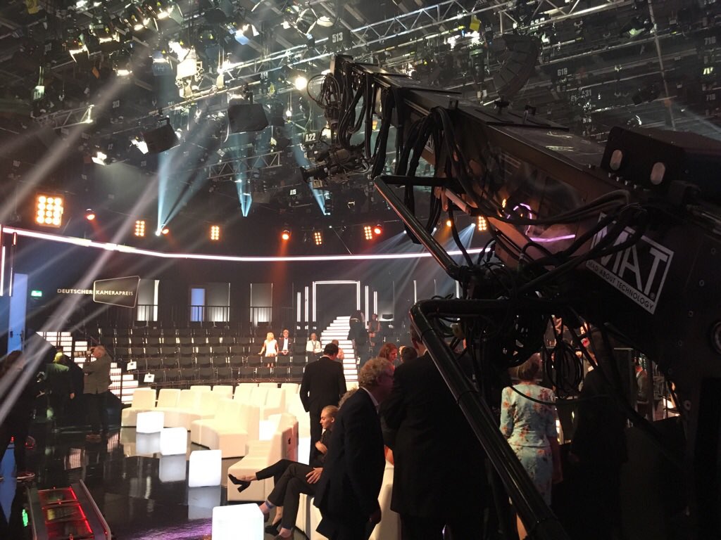 FilmMat's tweet image. ... the MAT telescopic Camera Crane live at the German Cinematograher Award 2018 ...