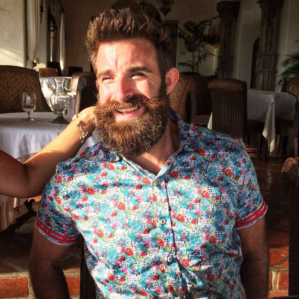 wyld_hair's tweet photo. When you can't tell what stands out more your beard or your shirt! #beardventures #bearded #getwyld https://t.co/qCz3cp1beK