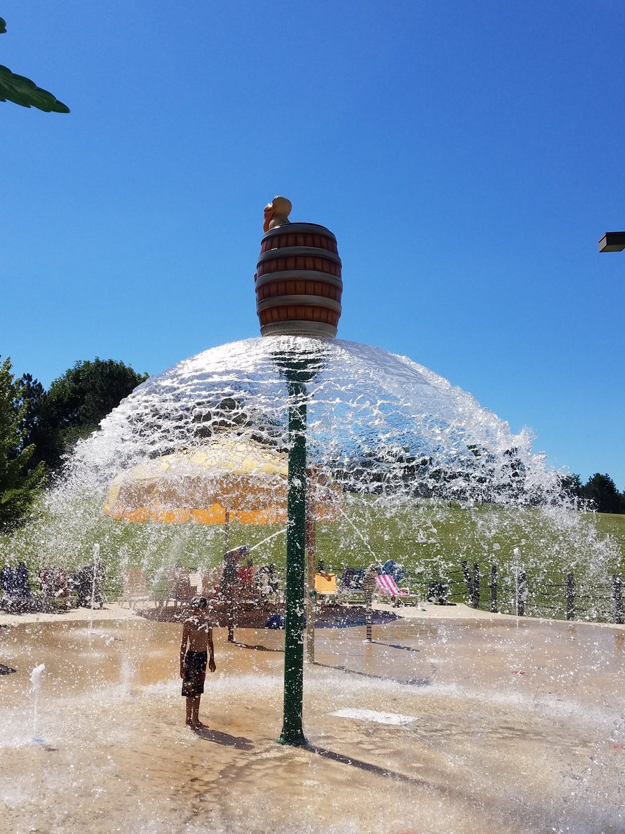 PelicanHarbor's tweet photo. Not a cloud in the sky today at pool. Hope to see you at the pool enjoying the outdoors and weather! #WhereTheFunIs https://t.co/7CCQqQwJ6n