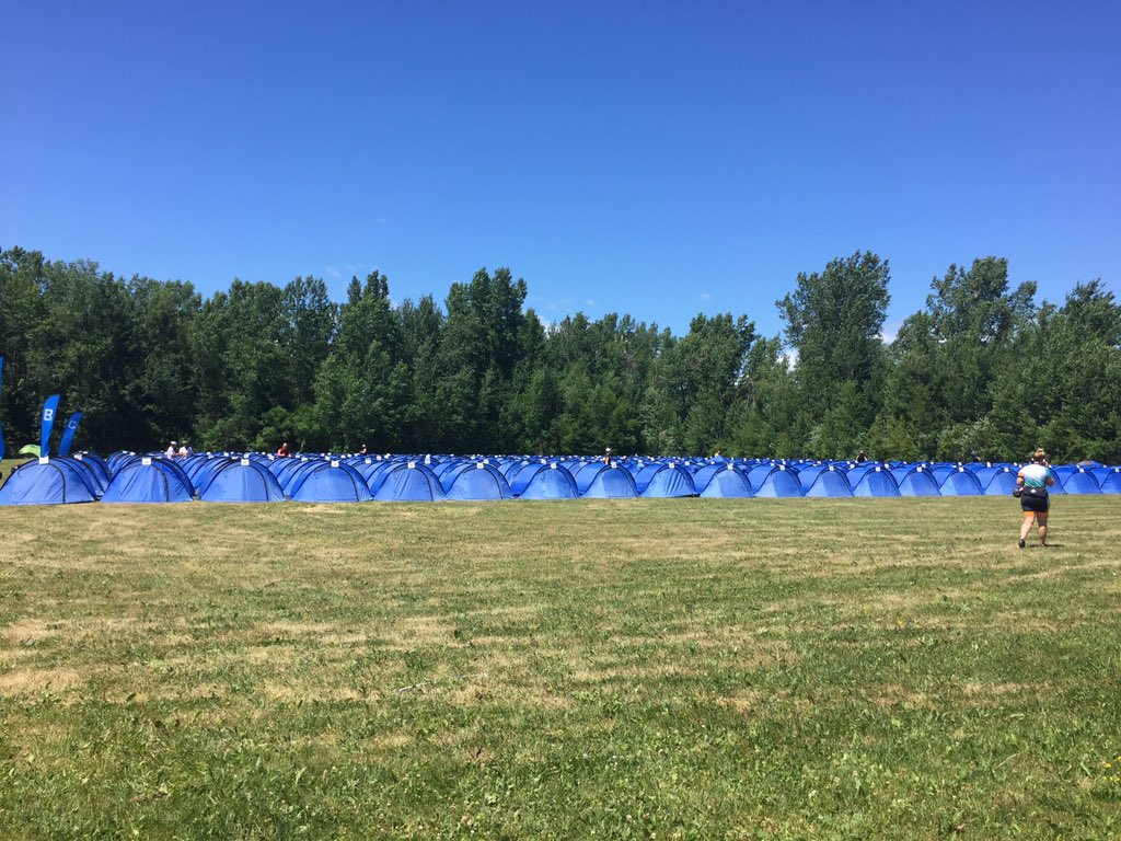_Pharmascience_'s tweet photo. The riders are very well treated! While they were riding, an army of volunteers prepared their tents and brought their luggages. #RidetoConquerCancer #cyclodefi @CycloDefi https://t.co/8L6VRJzvv6