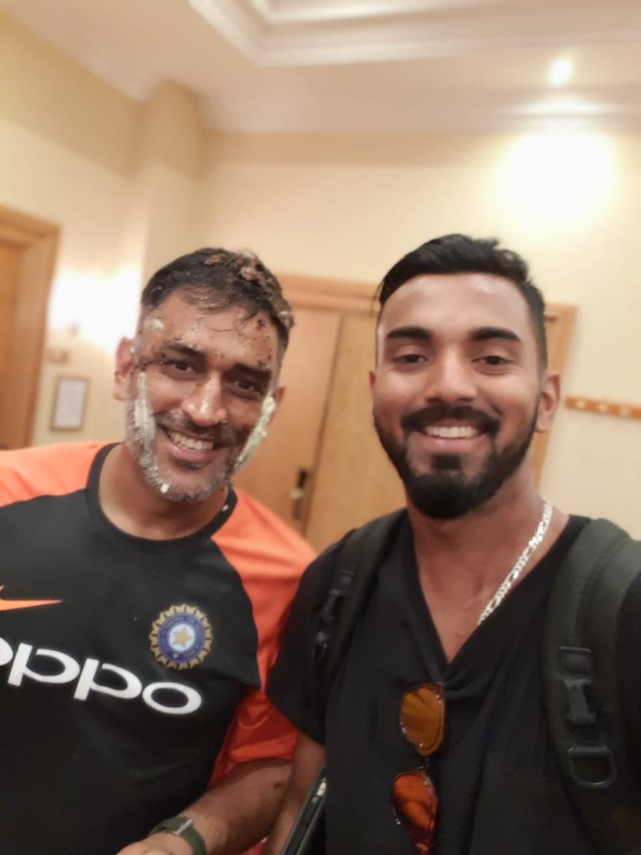 Kl rahul twitter thala