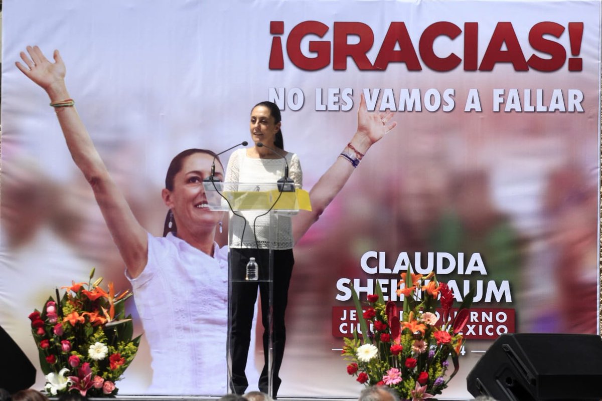 #EnVivoCDMX #Elecciones2018 #Transición2018 "Vamos a atender las 100 vías de cruce más confictivas. Pondremos en marcha entre 500 mil y un millón de empleos en la Ciudad de México": <a href="/Claudiashein/">Claudia Sheinbaum Pardo</a> 
👇
+ capital-cdmx.org
