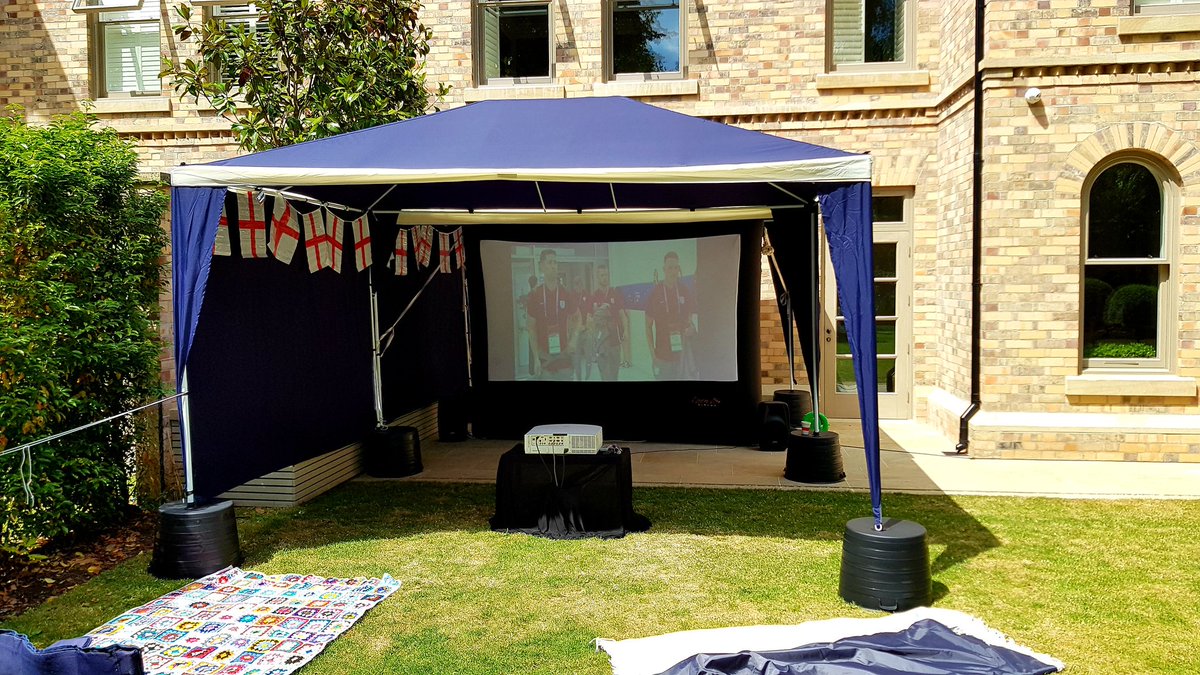 Inflatable Flix tweet media