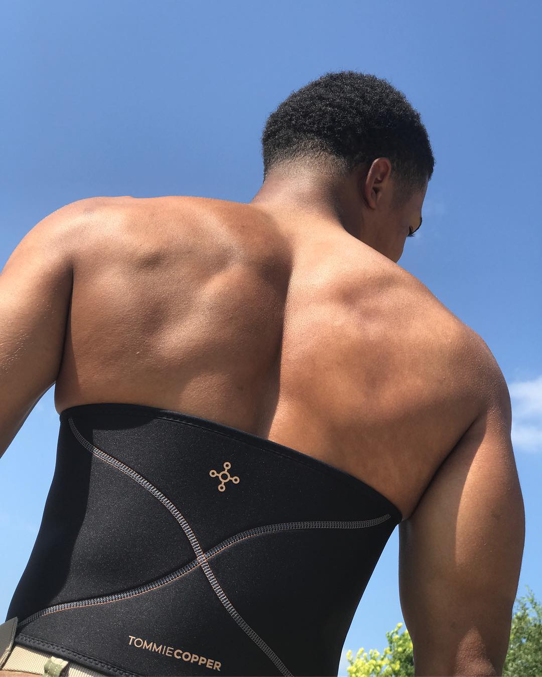 Tommie Copper™ on X: Have you tried our Comfort Back Brace yet? Designed  to provide comfortable compression for support and recovery, with targeted  relief for the lower back and lumbar area!  /