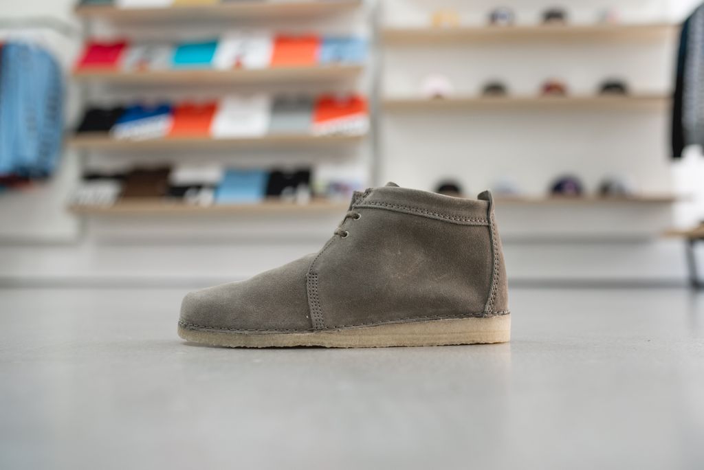 clarks ashton boot grey