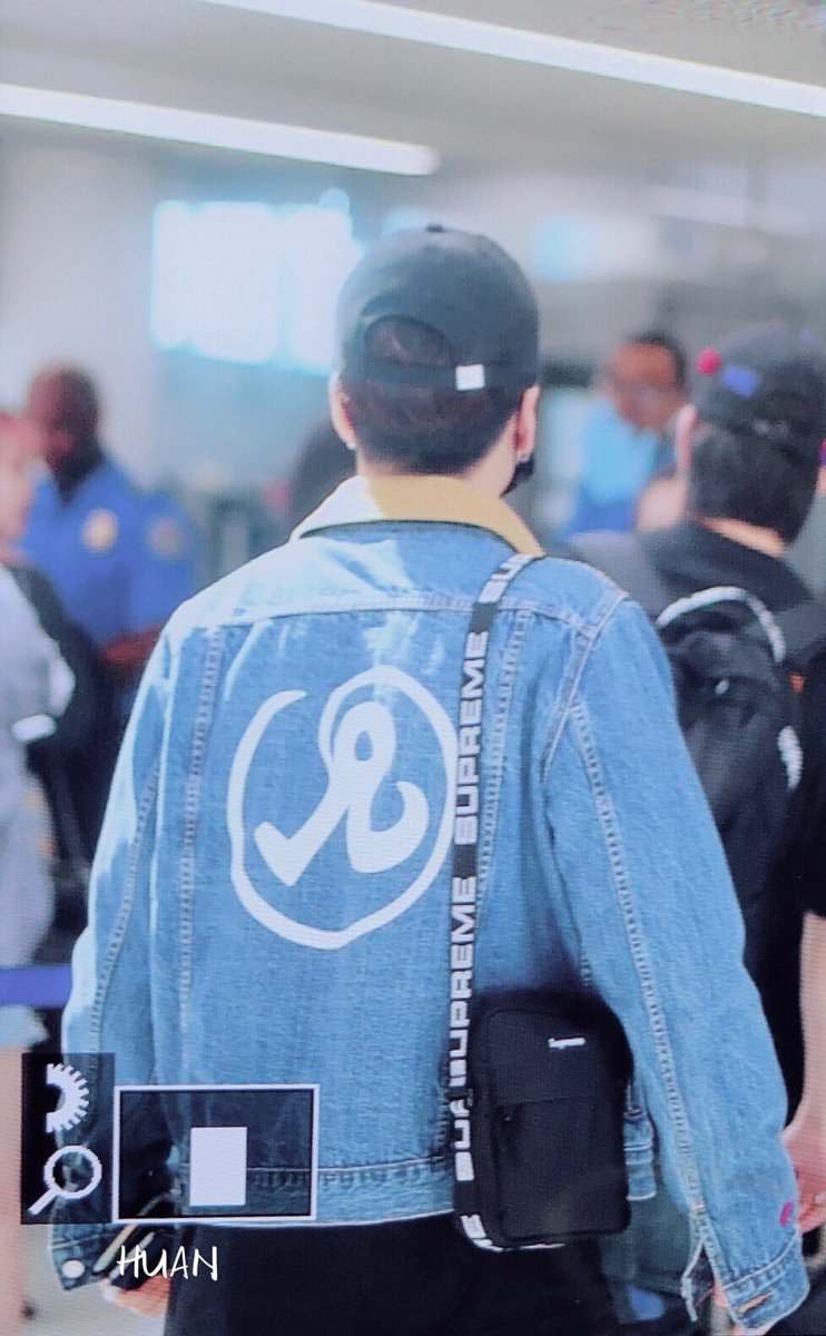 GOT7's fashion (fan account) on X: [180707] Jackson carrying SUPREME -  SS18 Shoulder Bag. It's $54 USD.  / X