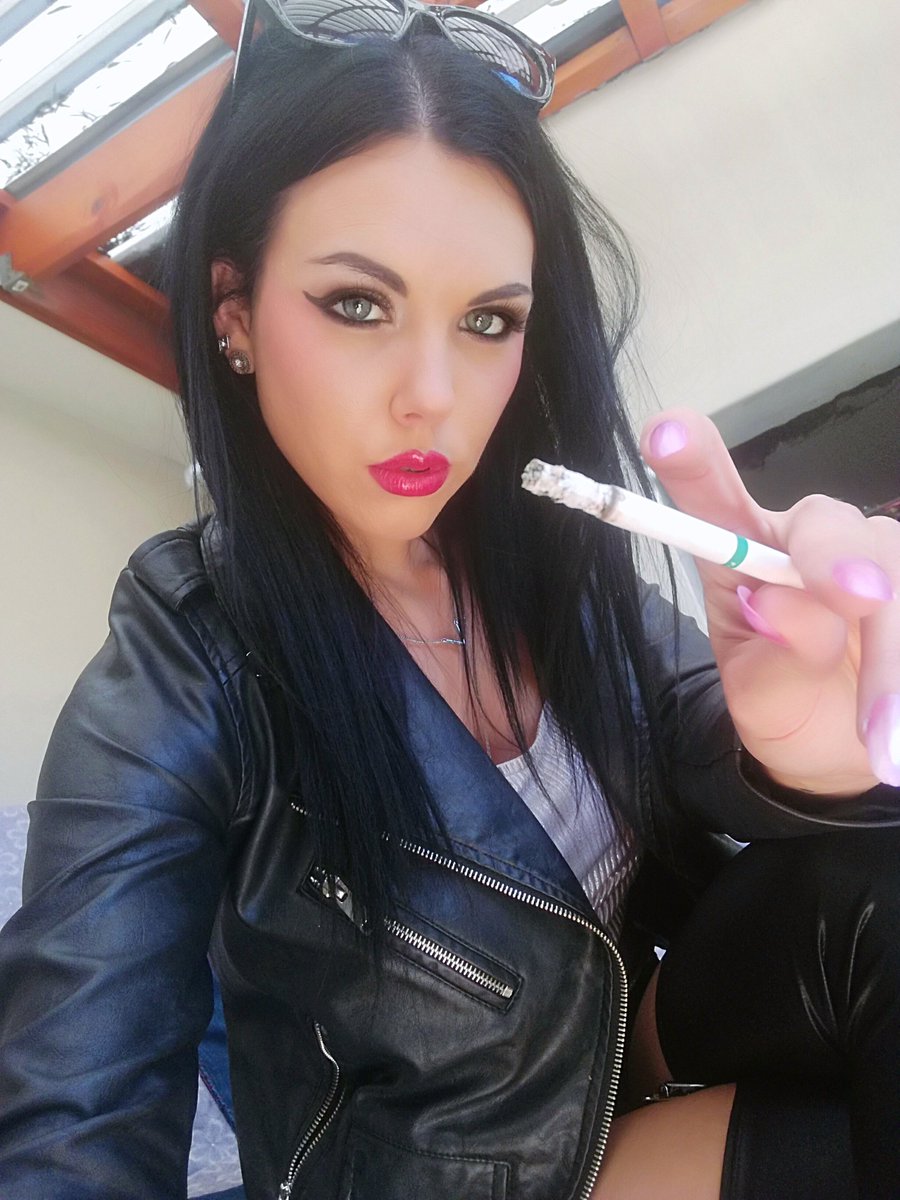 Young Goddess Kim @YoungGoddessKim Timeline, The Visualized Twitter