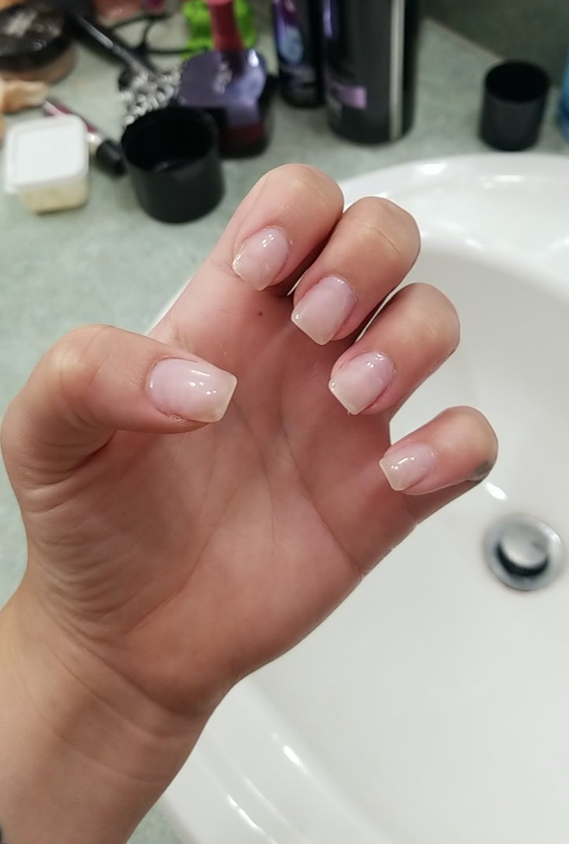 inmymirandaera's tweet photo. so can't have long/color nails for school... now time to get rid of my red hair 💔 #RIPMiranda https://t.co/ydu0H39INX
