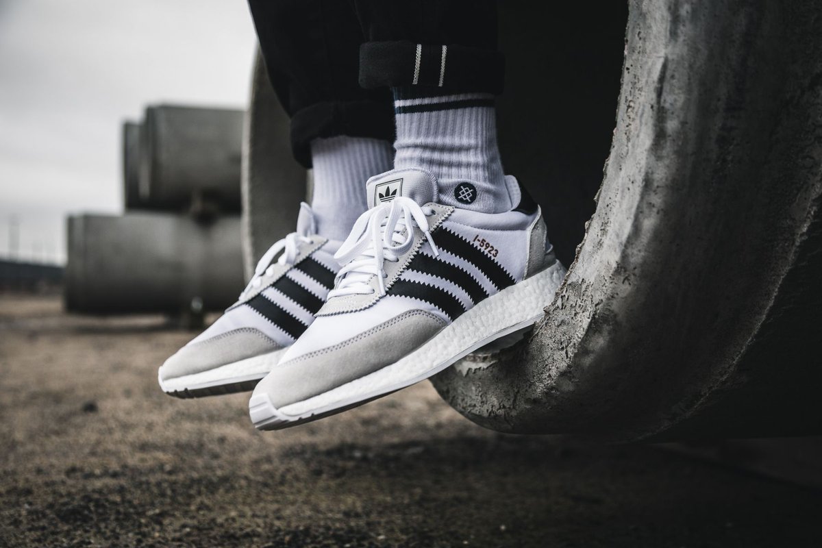 iniki white black