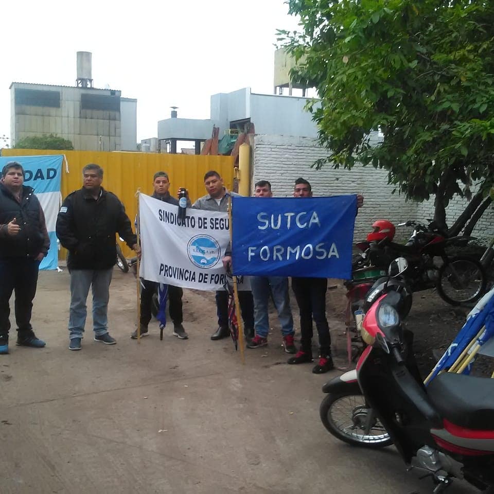 Chris_Lopez_Ok's tweet photo. Los #custodios llevando la lucha en todo el país contra cliente #unitam y #cooperativa de #seguridad #Lynce nos quiere precarizar y no los vamos a permitir. @cgt_camioneros, @LatinRisk, @PrensaSutcaCGT, @caesbainfo, @hugoamoyano, @ok_moyano, @gustavoveraok, @SindicalFederal https://t.co/qZjXS3ofmb