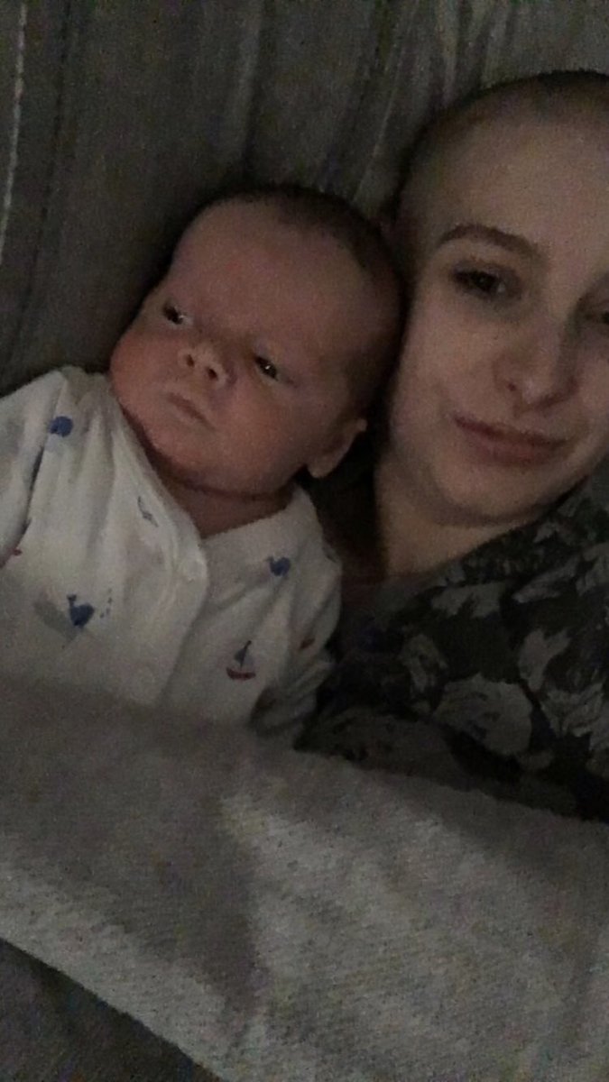 xoChloe's tweet photo. How the fuck are these 3 pictures taken over 2 weeks?? My lifesaver💞 #fuckcancer #mumswithcancer https://t.co/NdMbzvjlMn