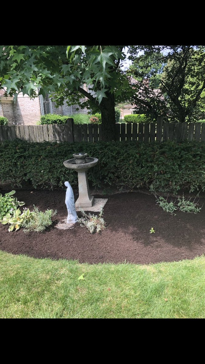 LeComteLLC's tweet photo. Another day, another dollar at LeComte Landscaping. Thanks to the boys for helping mulch around my own property! #nottoothin #nottoothick https://t.co/czEEMujjSL