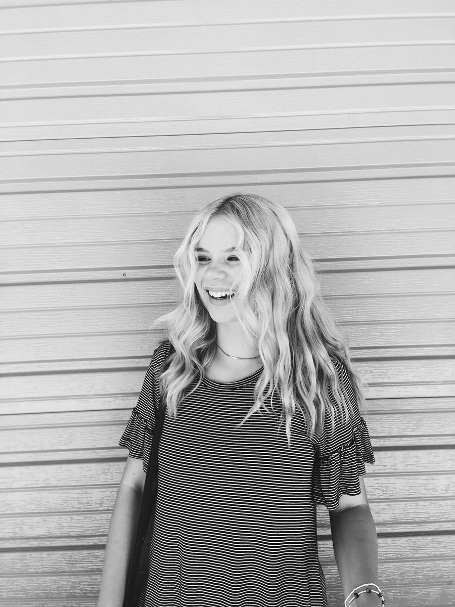 emberjudd's tweet photo. extra happy lately 💛 https://t.co/bFkT6kdzFq