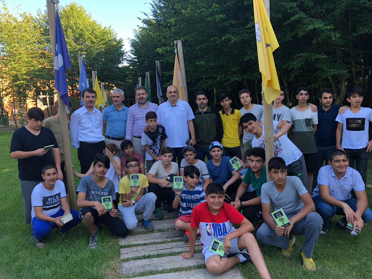 mdnytyolvakfi's tweet photo. Medeniyet Yolcuları Vakfı Yönetim Kurulu Başkanımız Sn. Mehmet Genç, Başkan Yardımcılarımız Sn. Hüseyin Aydoğdu ile Sn. Erol Nayır ve Yönetim Kurulu Üyesi Sn. İbrahim Kabakçı Kocaeli Aytepe Diriliş Kampı'mızda eğitmenlerimiz ve öğrencilerimizle bir araya geldiler. https://t.co/4bKAF5o2OV