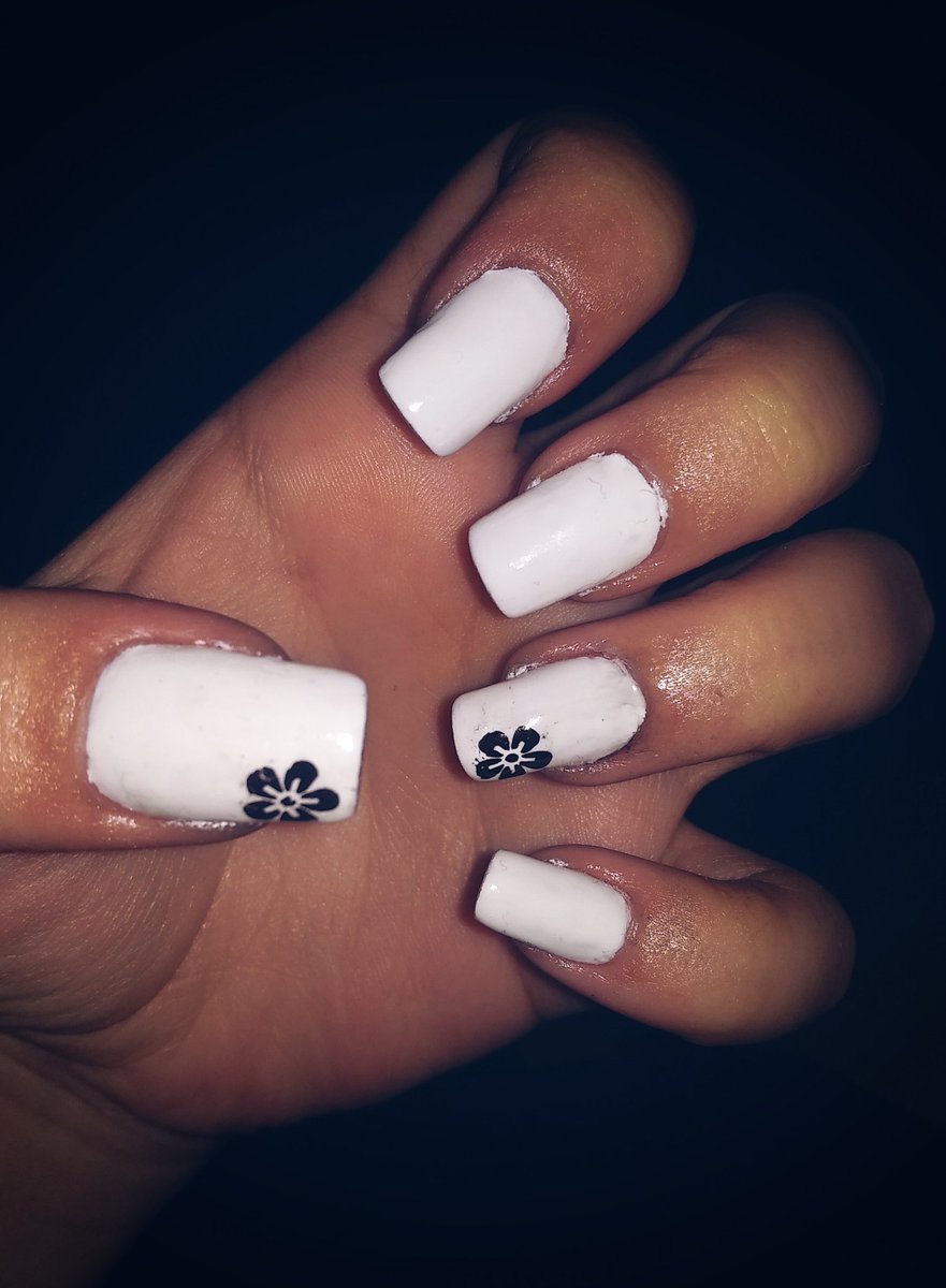 moremaria85's tweet image. Acabé 😊  #Nails 💅 #DualSystem #AcryGel #Dibujos