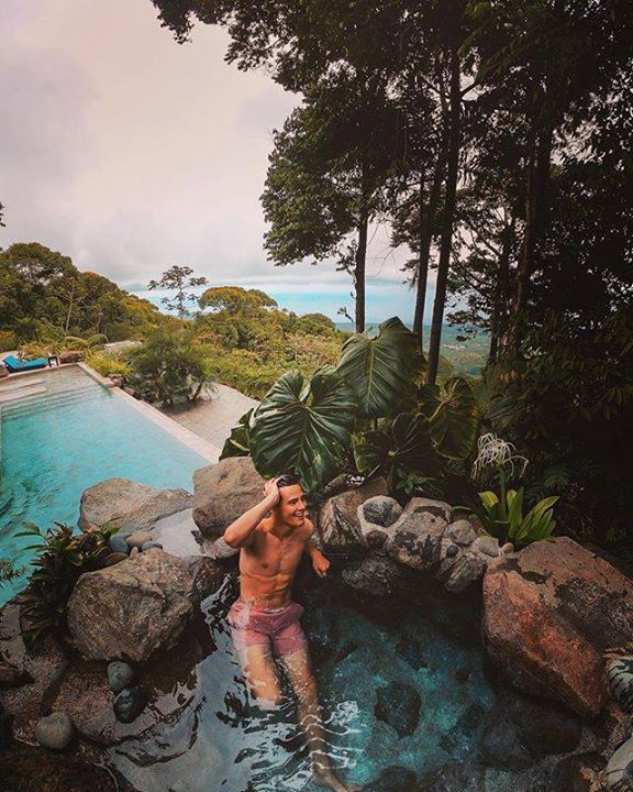 VCTourism's tweet photo. The perfect hidden waterfall top jacuzzi to relax in and enjoy the phenomenal view. #VistaCelestial #LuxuryHotel #HiddenGem #CostaRica #AmazingViews https://t.co/KiqGQGOCY8