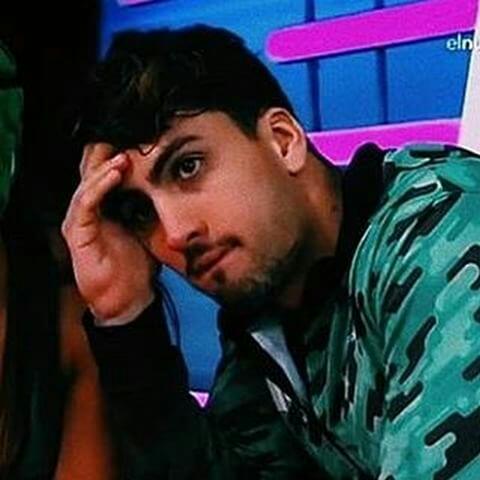 union_bg's tweet photo. Damian No Se Presento En Combate Y Tipo....
@combatearg
#CombateMemes
@damiavilaok Q Te Paso Ahora?? https://t.co/JcFWCnQ7Ln