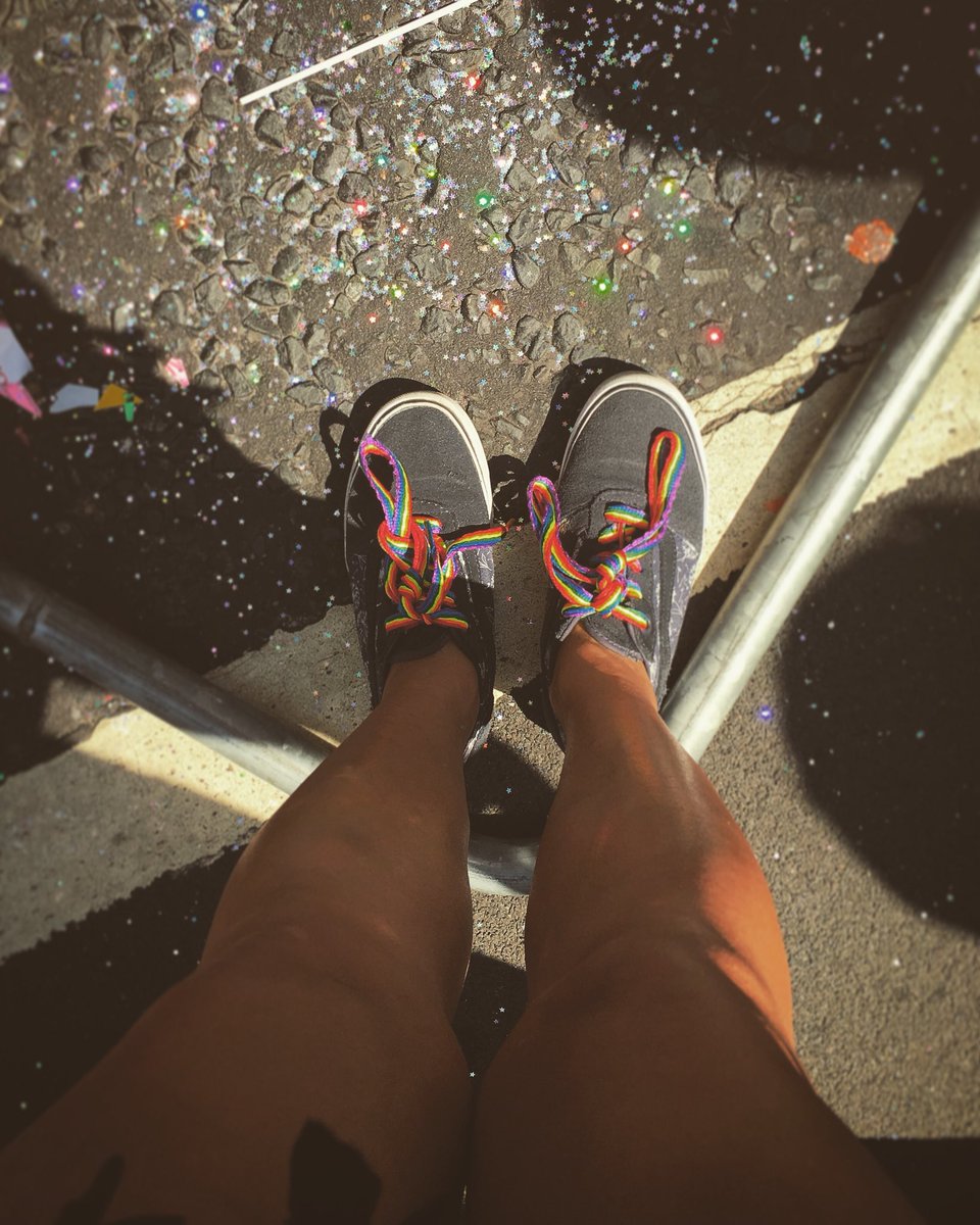 LazylaiL's tweet photo. All that glitters is not gold ~ Pride in London 2018 #rainbowlaces #myvans #pridematters https://t.co/ekPs84uz5W