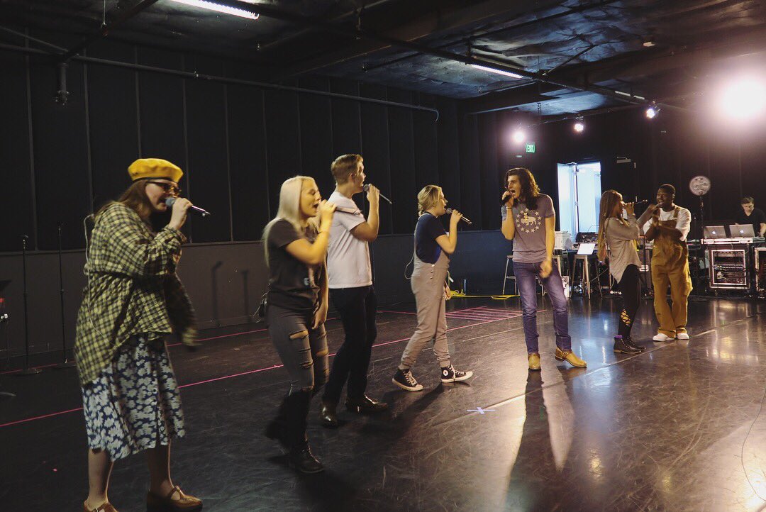 AmericanIdol's tweet photo. Can you believe these guys leave for *tour* TONIGHT?! 😱🤗⠀⠀⠀⠀⠀⠀⠀⠀⠀
We crashed rehearsal yesterday and there are so many amazing surprises (and collabs!) in store for the @idollivetour 🎶🙌 It’s not too late to get tix!! ➡️https://t.co/Ffw9rpnhrq https://t.co/4eicf2tidA