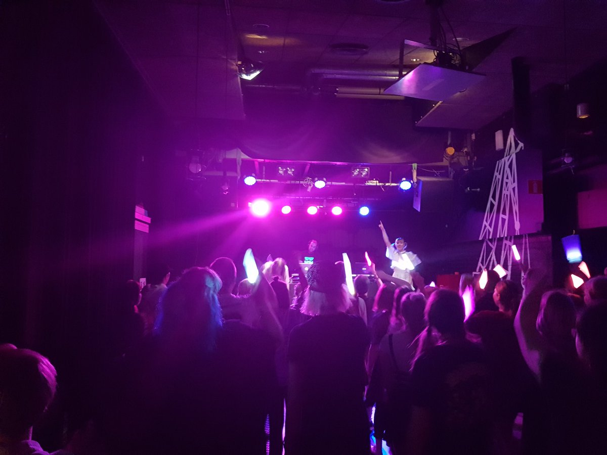 DjYukata's tweet image. Ähäkutti @parallel404 vetää aiconin iltabileis sittenki @Aicon_FI #iltabileet