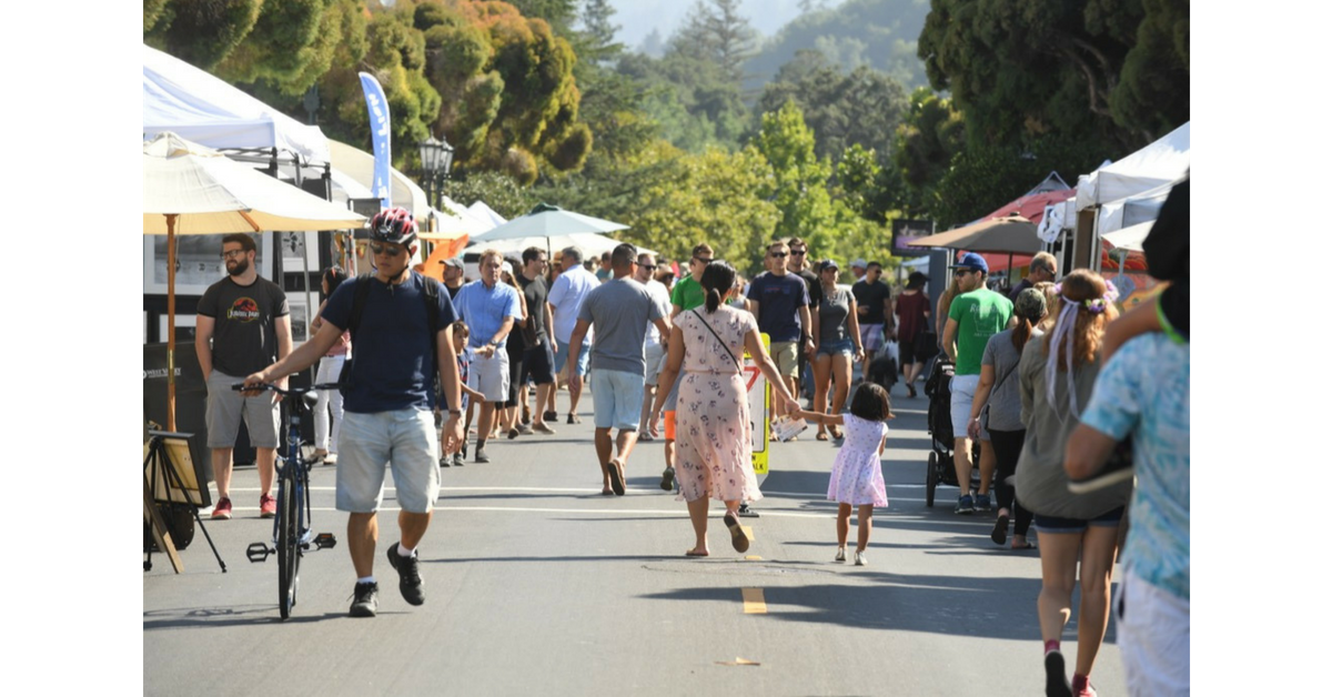 lgfiesta's tweet photo. Do you know that close to 20,000 people come to the Fiesta de Artes each year? https://t.co/CtvCbhhmC5