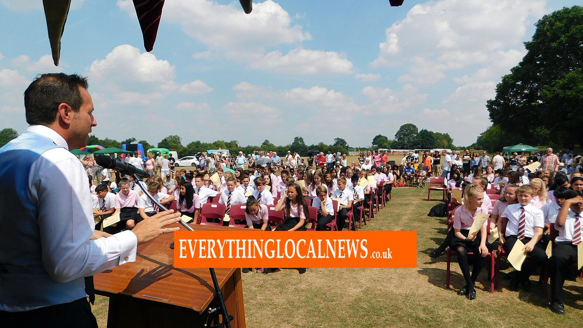 PICTURES: West Hatch High School Year 7 Graduation Day presentations flickr.com/photos/everyth…
Details about how to order 8x6ins prints in presentation folders/mounts, or e-versions, of pictures drive.google.com/open?id=10KGTZ…
<a href="/WestHatchHigh1/">West Hatch High School</a>