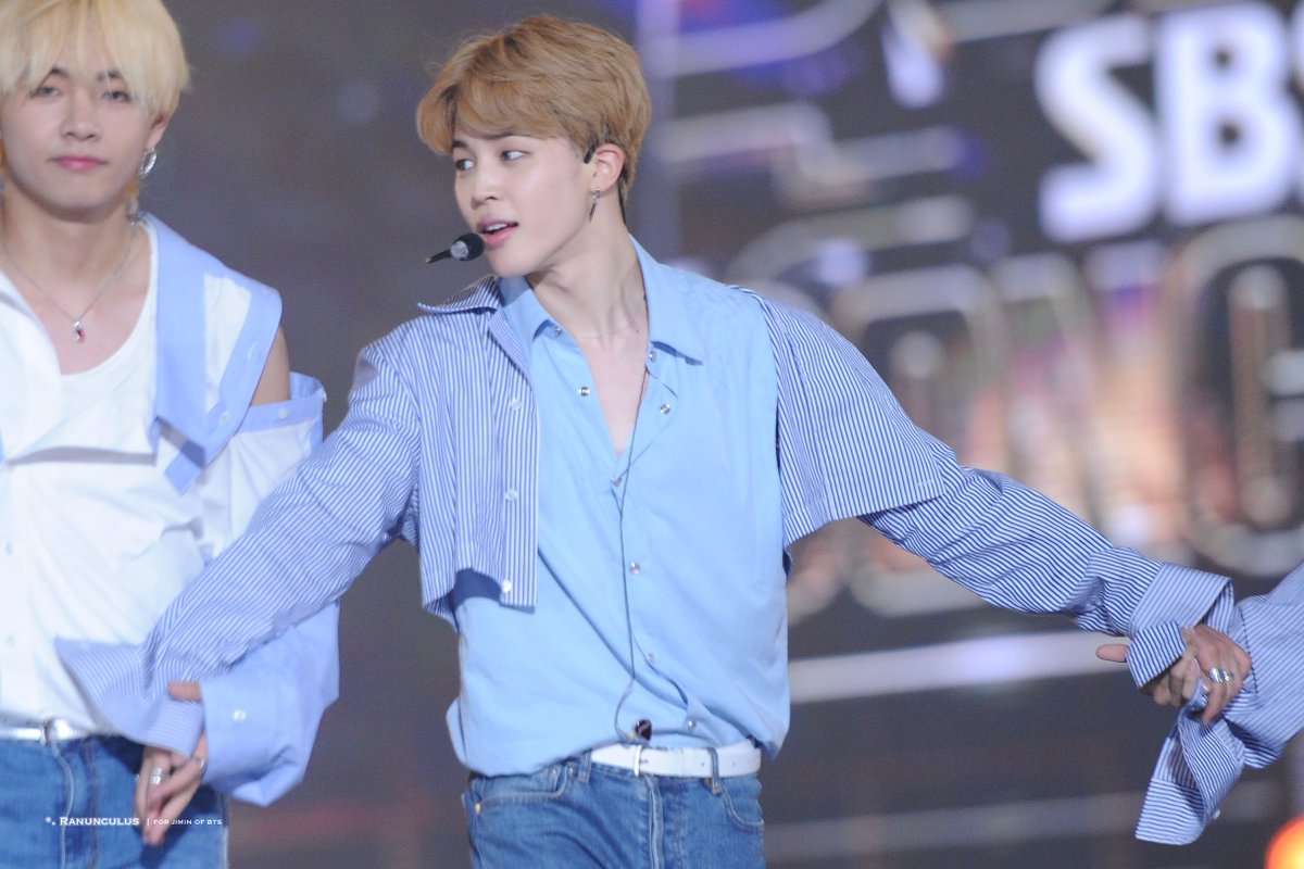 btsxpics's tweet photo. https://t.co/8Grm2yLpML