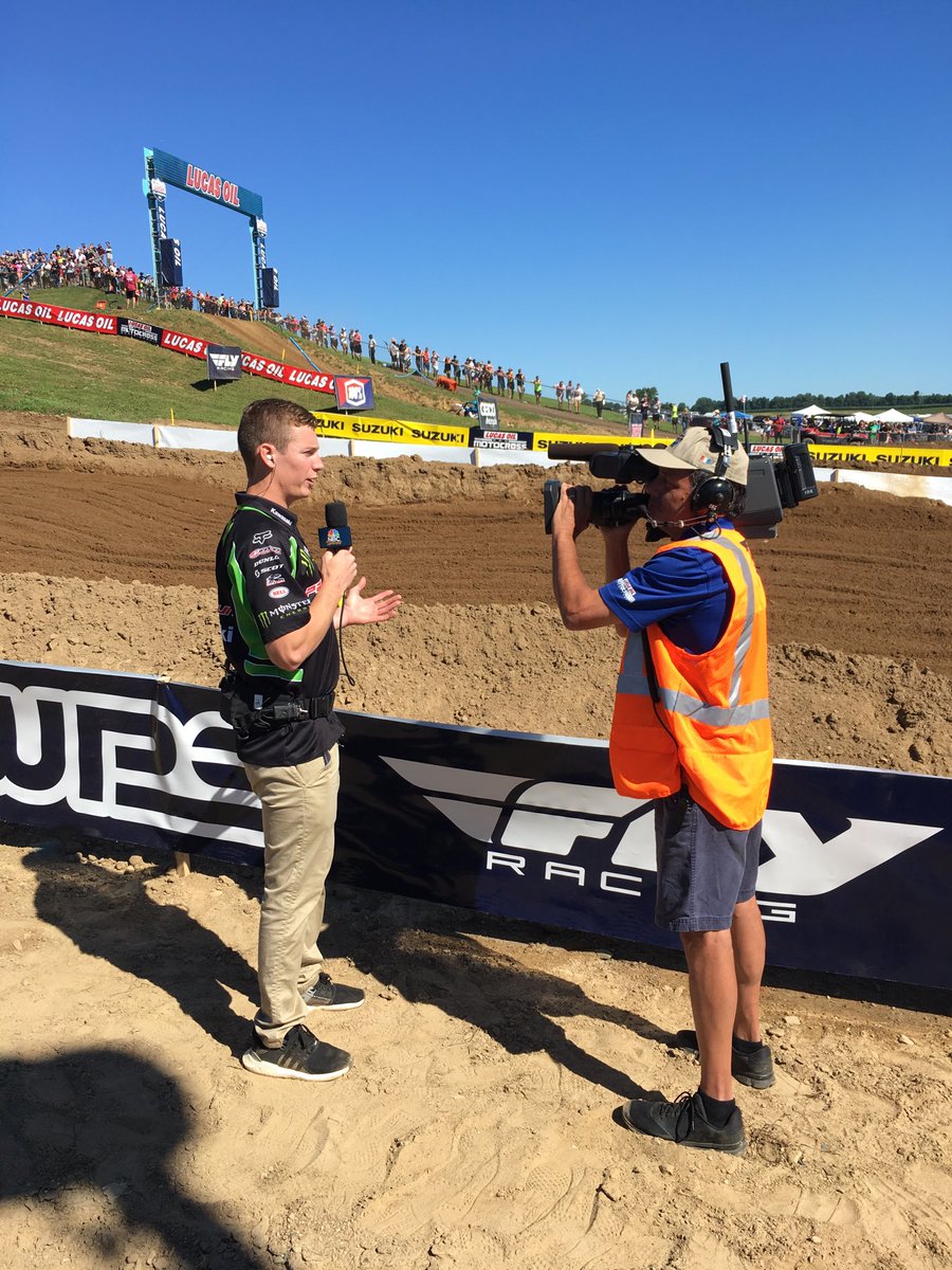 BondoTV's tweet photo. @AdamCianciarulo thanks for being part of our team today. #promotocross #mxonnbc @JasonWeigandt @GrantLangston @WillChristien https://t.co/TyI1OkxxQG