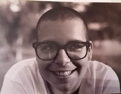 rosanacruznola's tweet photo. I don't usually selfie it up on here bc it's so public, but the #nonbinaryisntwhite vibe has me on FIRE in the best, most double Leo kinda way. Thanks to the brilliant, brave (mostly young) ppl who've made it happen. Never thought I'd live this long or love myself this well 6/ https://t.co/dfhduYROBb