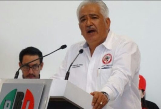 elmancesar's tweet photo. Q privilegios gozará en @gobdgo el Priista e íntimo d @hernandezderas en la @CNC_CEN el d San Juan del Río @ruben_escajeda q cobra cómo Maestro (AVIADOR) en CBTA 63 y los órganos d Control Interno d @SEED_Dgo para variar ni cuenta se dan..... https://t.co/CCl9tCU1t4