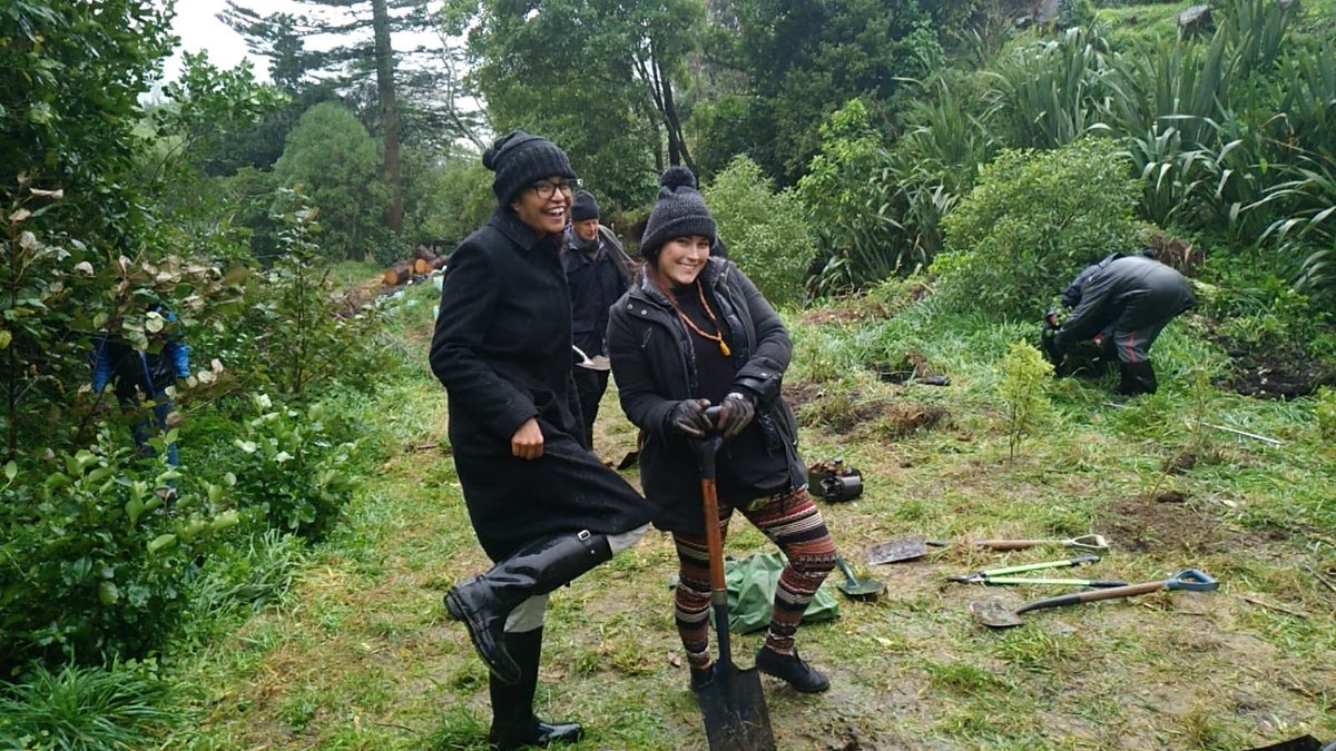 _ShannonRivera's tweet photo. #SCBO2018 in the books! Officially finished off our amazing week of conservation planting native trees at Paekawakawa Reserve because I guess we just can’t get enough 🌱 https://t.co/nQcOVEGYam