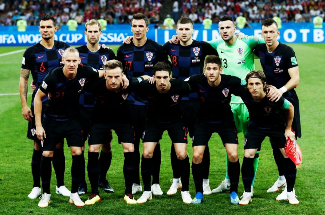 InvictosSomos's tweet photo. ✓ Líderes de su grupo. 
✓ PASO PERFECTO en primera fase
✓ Golearon a Argentina. 
✓ Se cargaron a Dinamarca en penales. 
✓ Sacaron al anfitrión.
✓ Llegaron a las semifinales del Mundial por primera vez desde 1998.

LA SELECCIÓN DE CROACIA EN RUSIA 2018. #CRO https://t.co/G2V2ylMCra